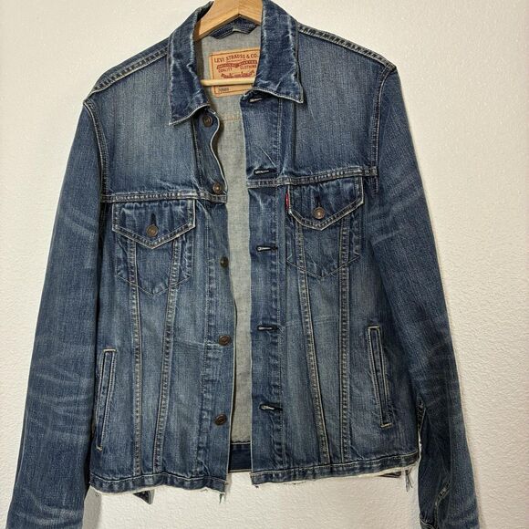 Levi's Other - Levi's Jean Jacket Mens Medium Blue Denim Trucker Raw Hem Distressed 70589